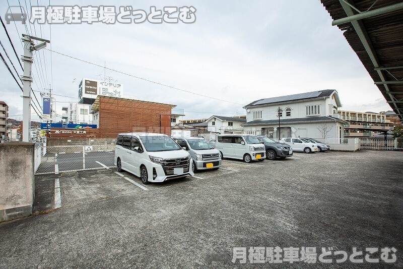 生駒市東松ヶ丘1837-1、1837-6、1837-7の月極駐車場3