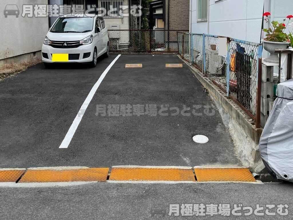 香芝市良福寺197-162の月極駐車場2