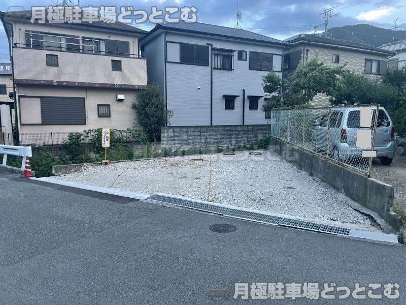 香芝市畑5-1599-1の月極駐車場2