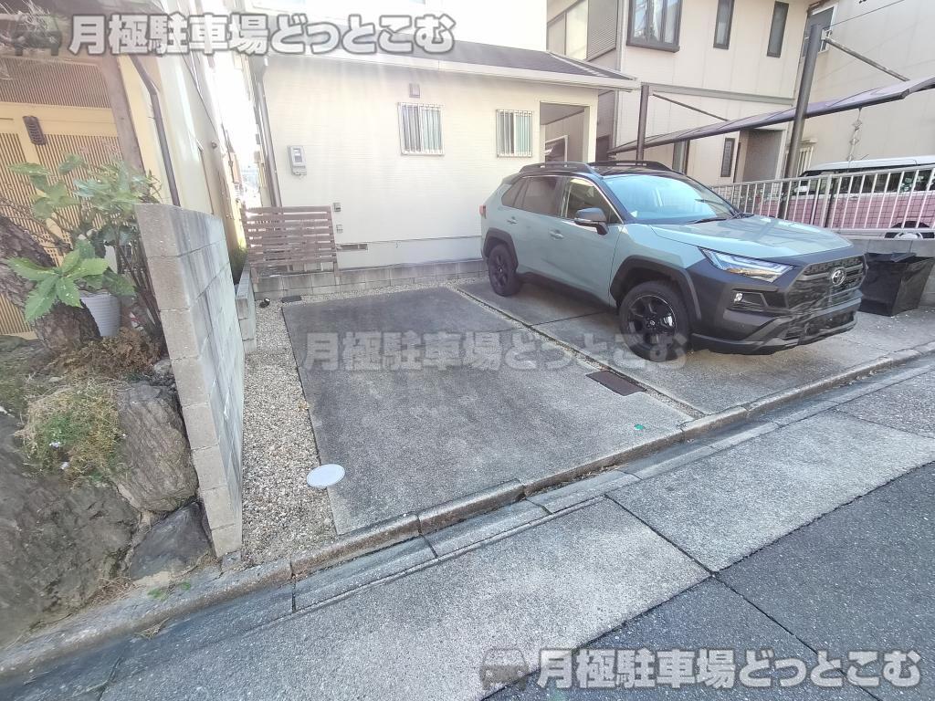 名古屋市瑞穂区丸根町1-77-2の月極駐車場1