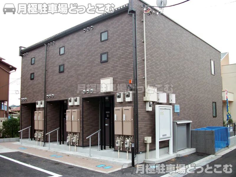 町田市森野4－4－2の月極駐車場1