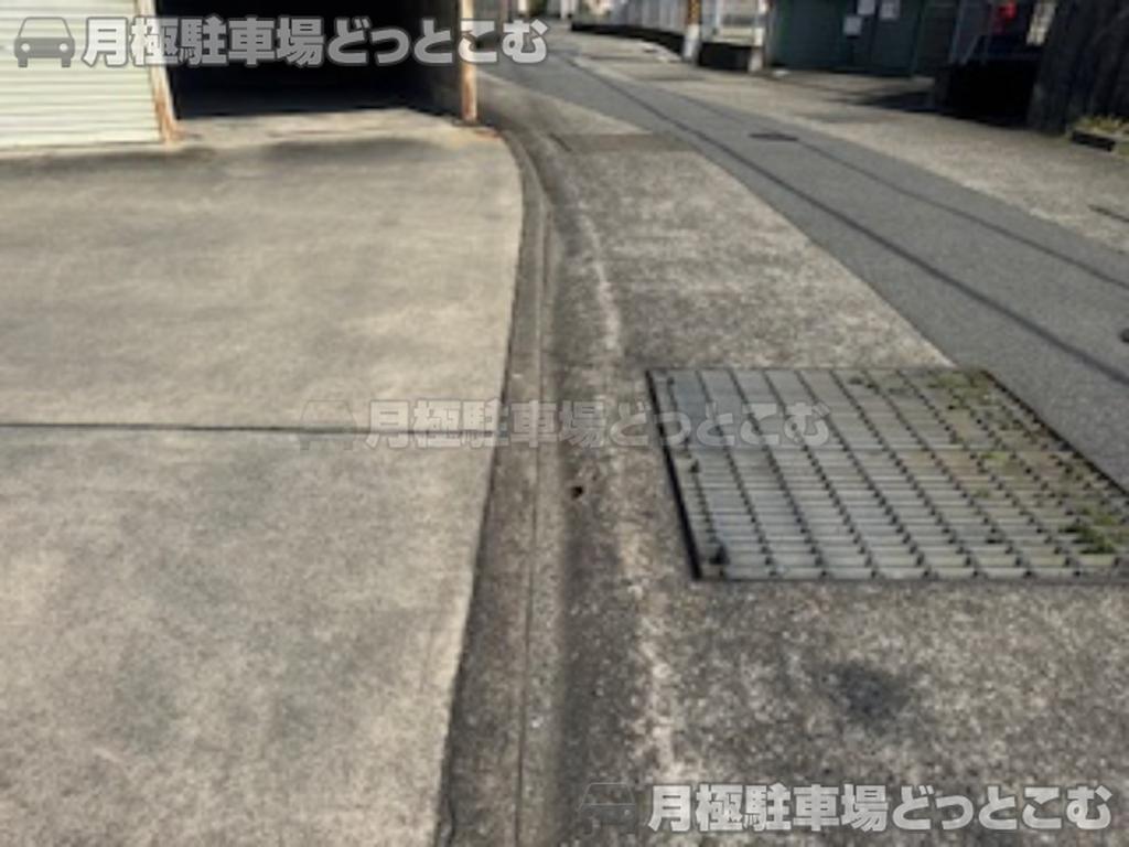 和歌山市鳴神651の月極駐車場5