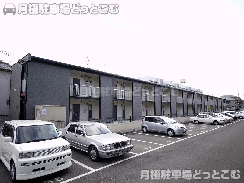 高槻市城南町4－19－29の月極駐車場1