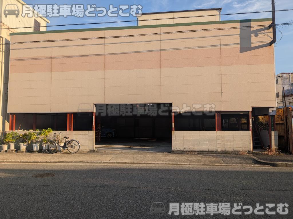 大阪市大正区北恩加島1丁目12-10の月極駐車場1