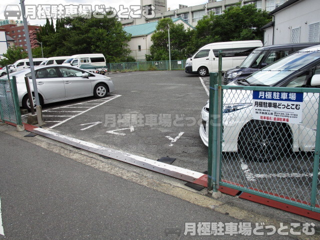 枚方市伊加賀西町987-1の月極駐車場4
