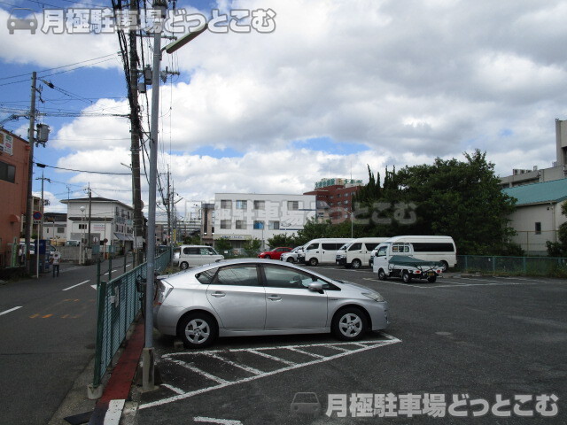 枚方市伊加賀西町987-1の月極駐車場5