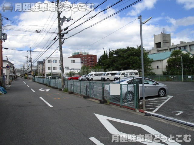 枚方市伊加賀西町987-1の月極駐車場7