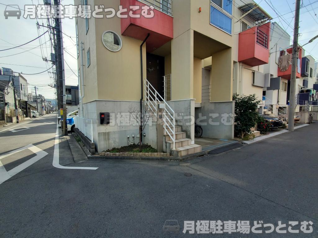 大田区下丸子2丁目15-3の月極駐車場8