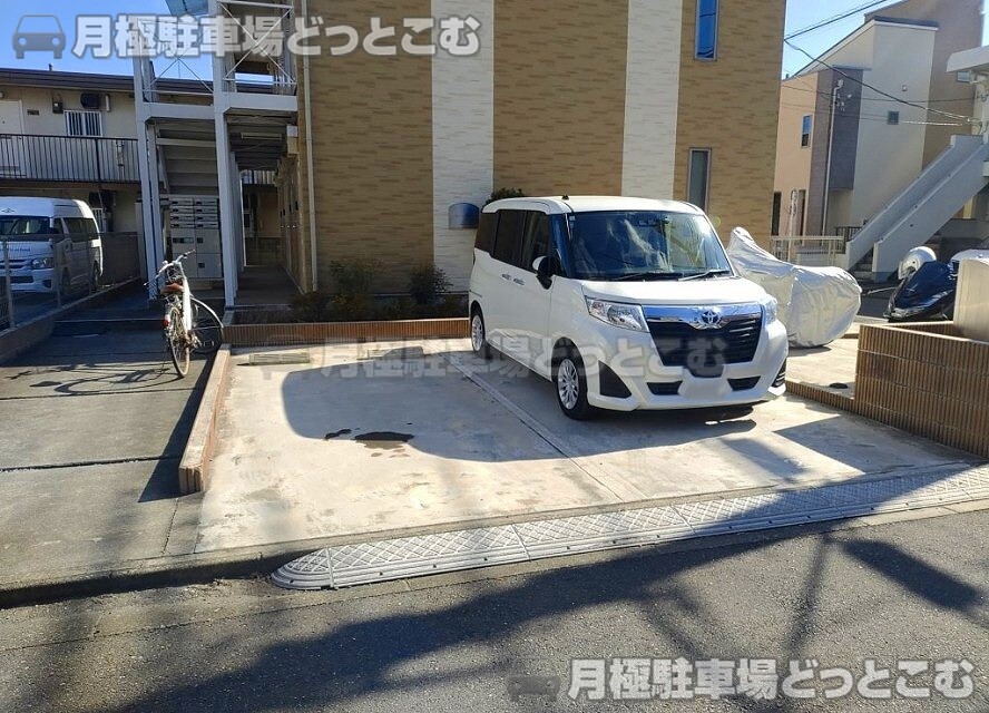 国分寺市南町2丁目8-11の月極駐車場2