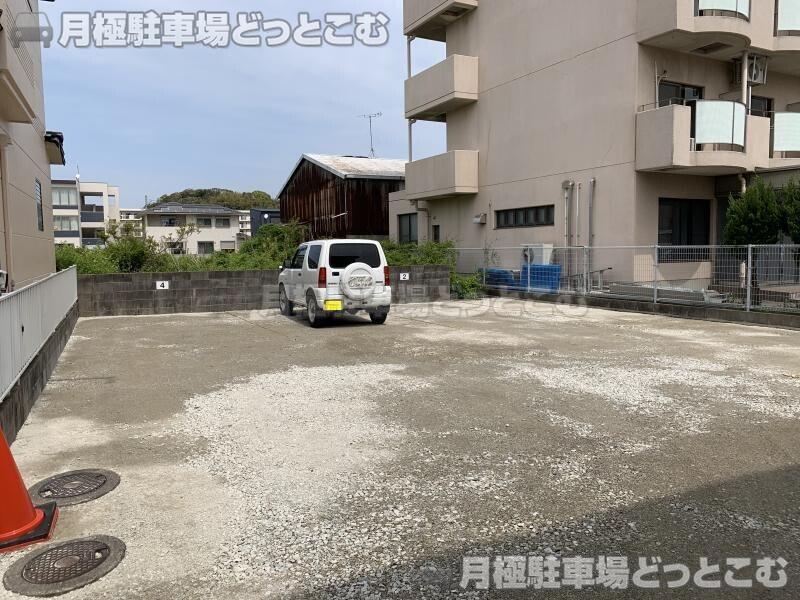 和歌山市三葛432-2の月極駐車場3