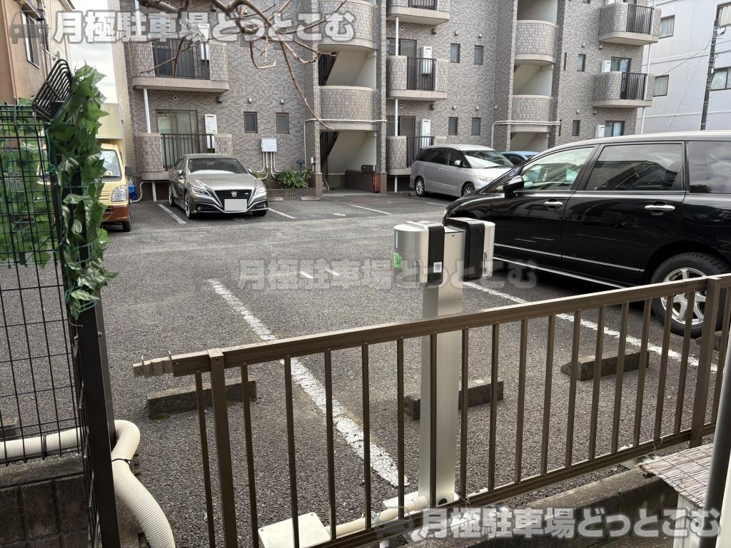 川崎市多摩区中野島1丁目1-17-10の月極駐車場3
