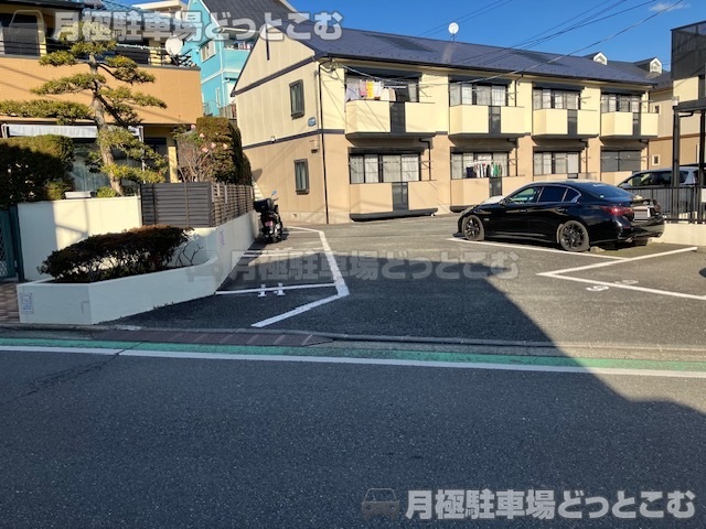 横浜市金沢区釜利谷東6-15-10の月極駐車場1