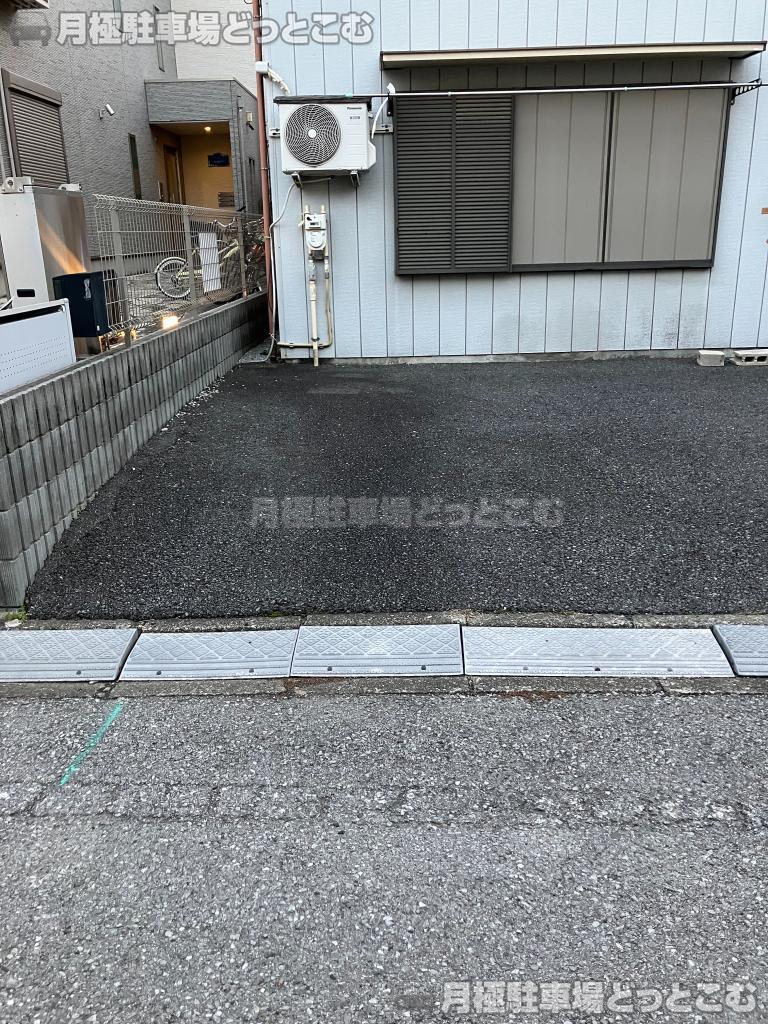 川口市南町1丁目11－21の月極駐車場4