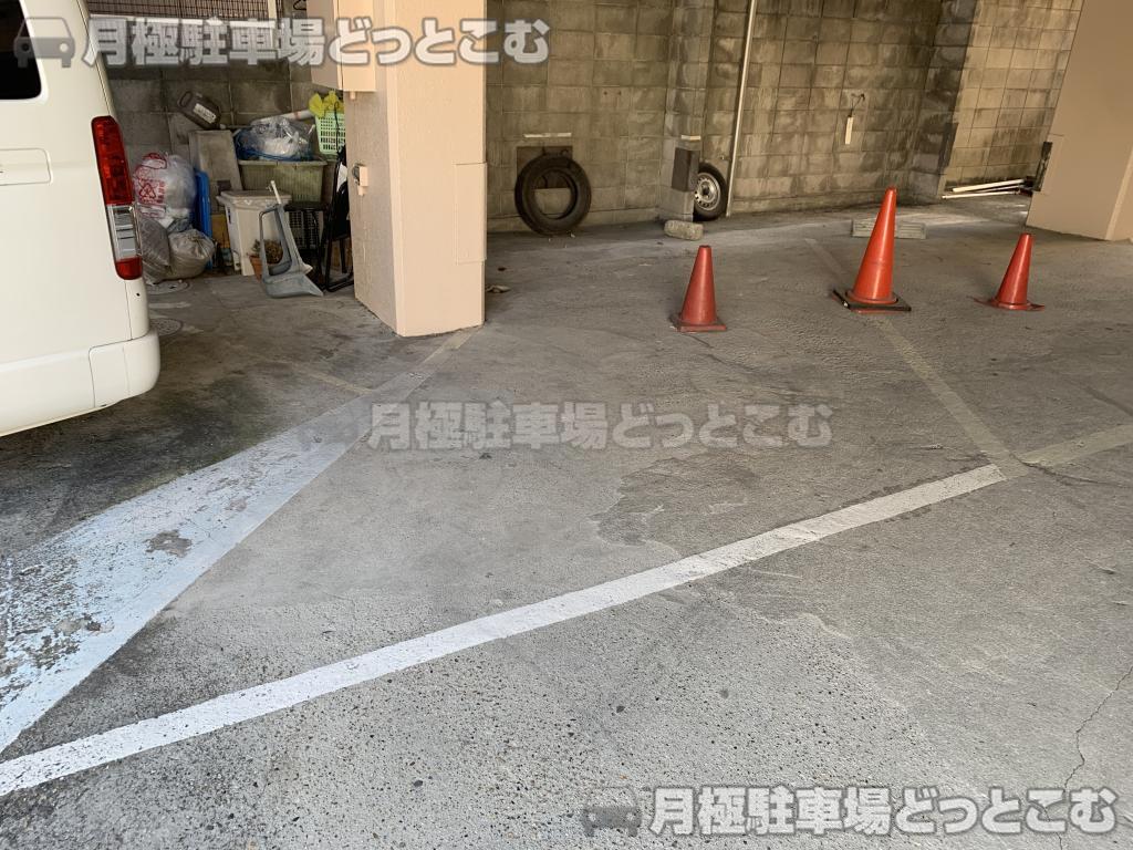 名古屋市中区新栄1丁目2611の月極駐車場3
