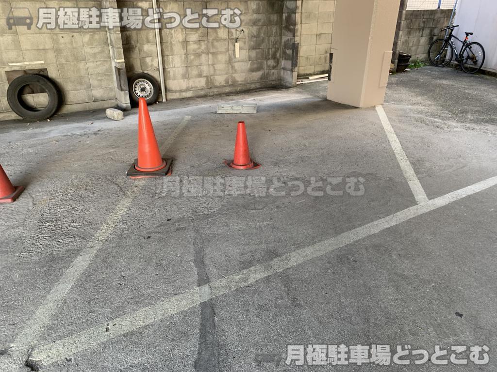 名古屋市中区新栄1丁目2611の月極駐車場4