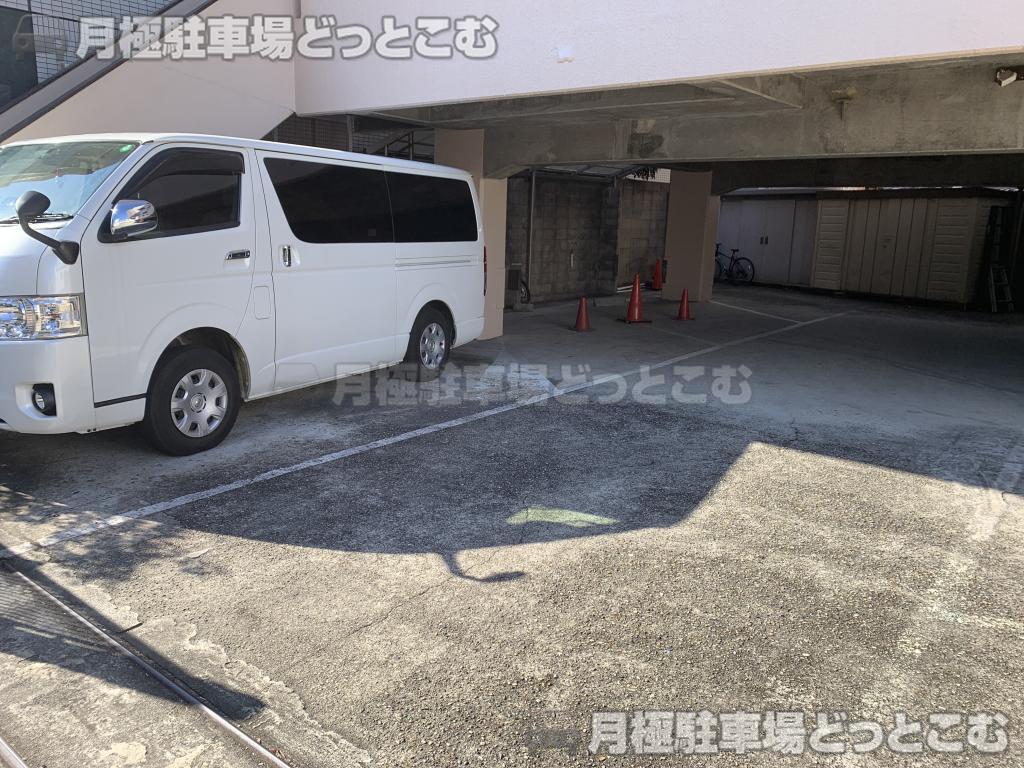 名古屋市中区新栄1丁目2611の月極駐車場5
