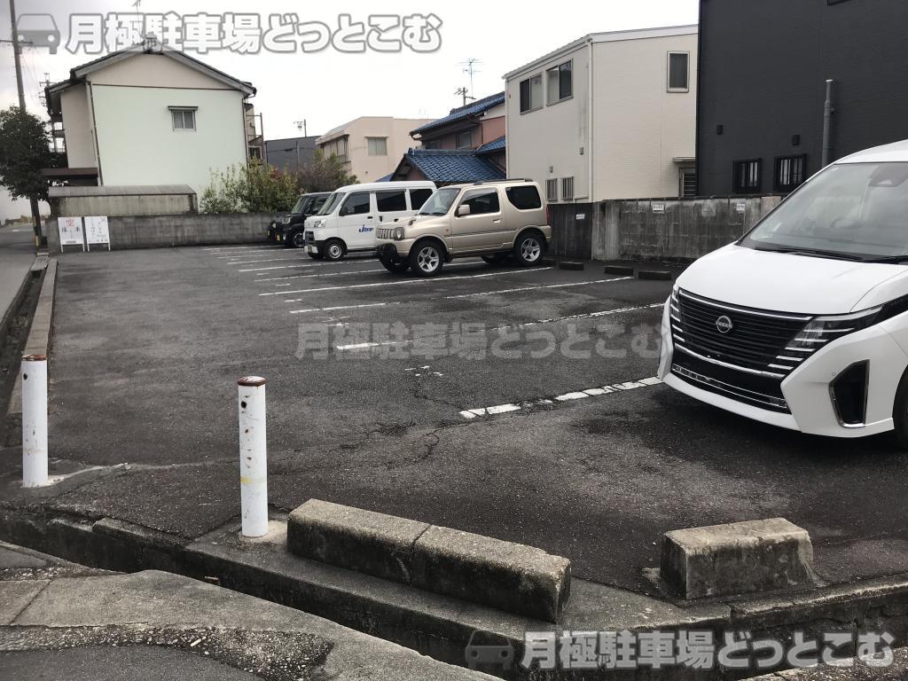 名古屋市千種区自由ケ丘1丁目69番2の月極駐車場5