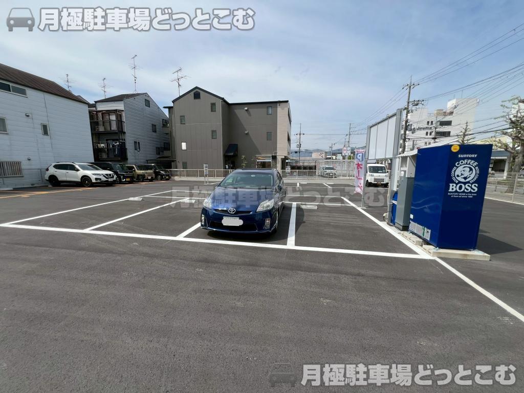 京都市西京区下津林東芝ノ宮町3番、4番の月極駐車場7
