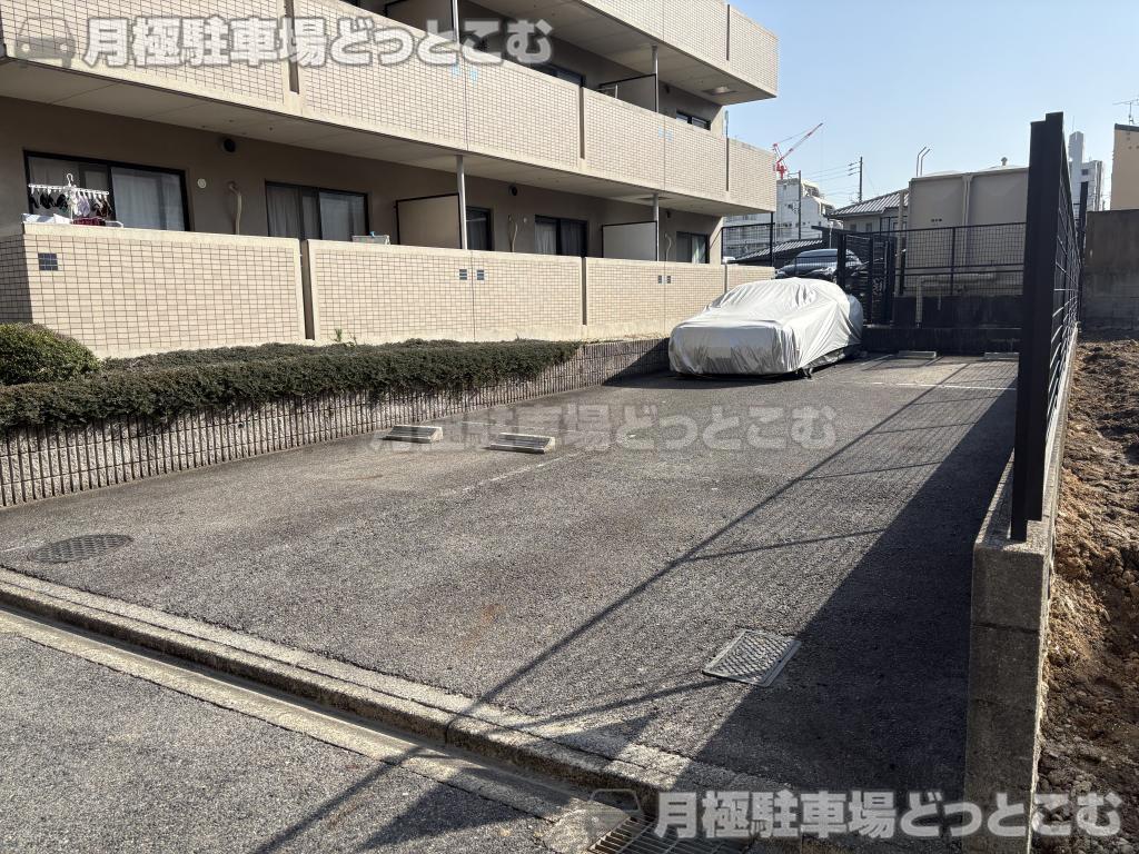 名古屋市昭和区隼人町13-1の月極駐車場3