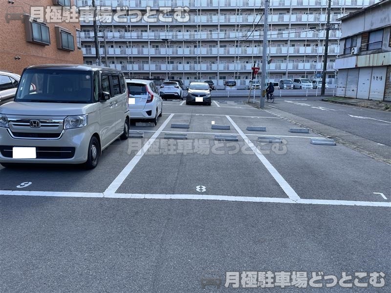 名古屋市北区志賀町5丁目47番地の月極駐車場8