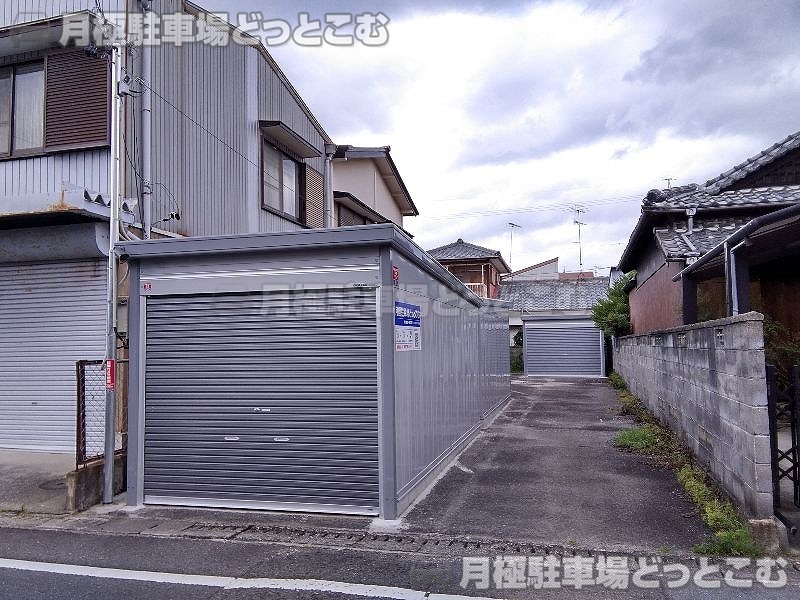 津市乙部690番4の月極駐車場1