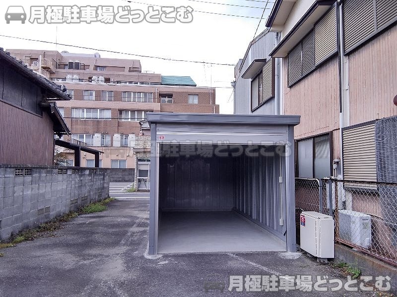 津市乙部690番4の月極駐車場3