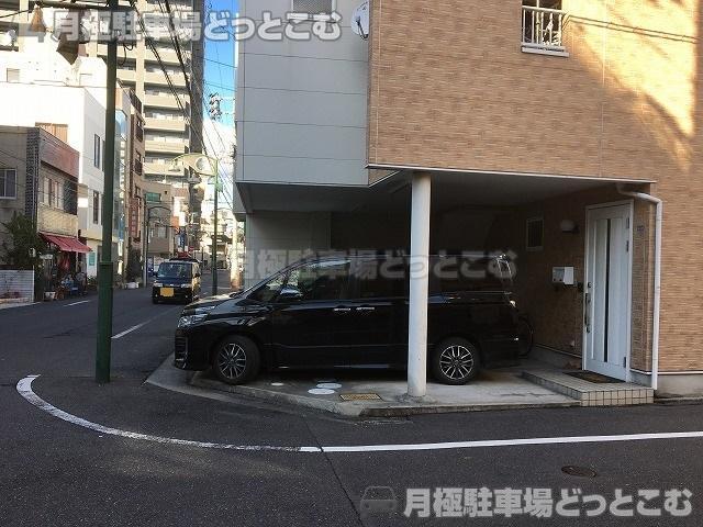 岡山市北区大供1-4-27の月極駐車場3