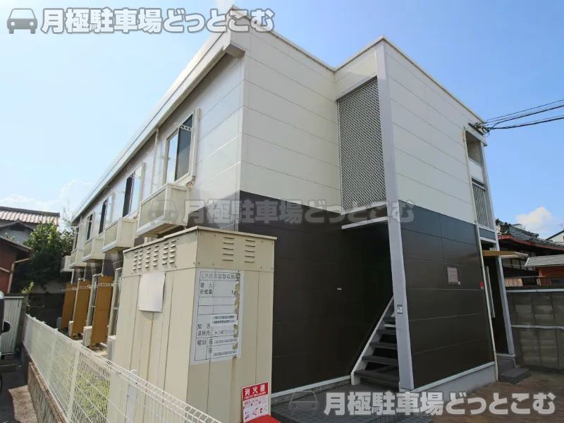 大津市本丸町1－15の月極駐車場1