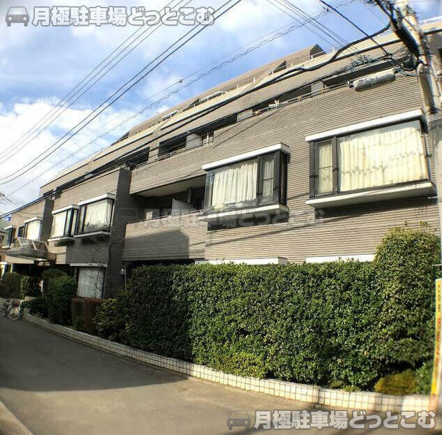 新宿区高田馬場1丁目10-15 の月極駐車場3