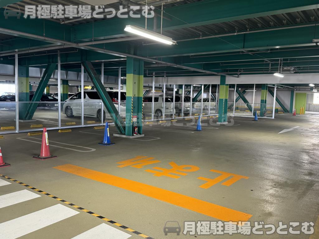 堺市東区北野田1084の月極駐車場4