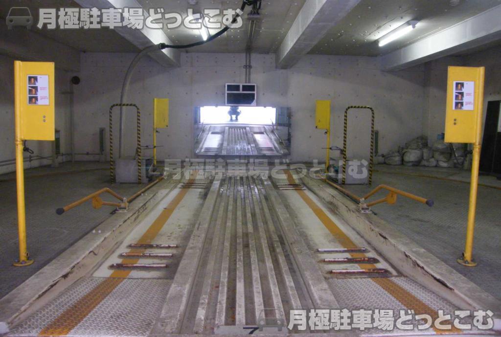 広島市中区本通9-30の月極駐車場4