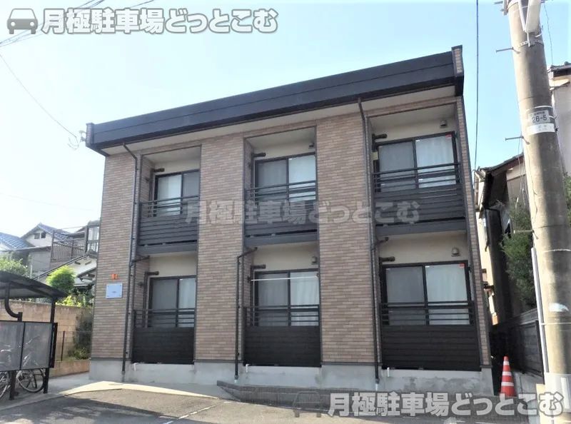 新潟市中央区学校町通三番町5323－1の月極駐車場1