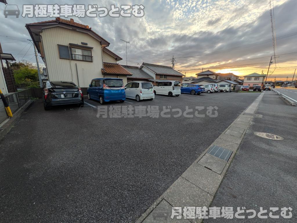 岡崎市丸山町上ノ野71-1の月極駐車場2