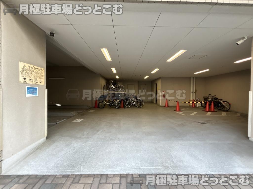 堺市堺区北花田口町2丁目3番10号の月極駐車場6