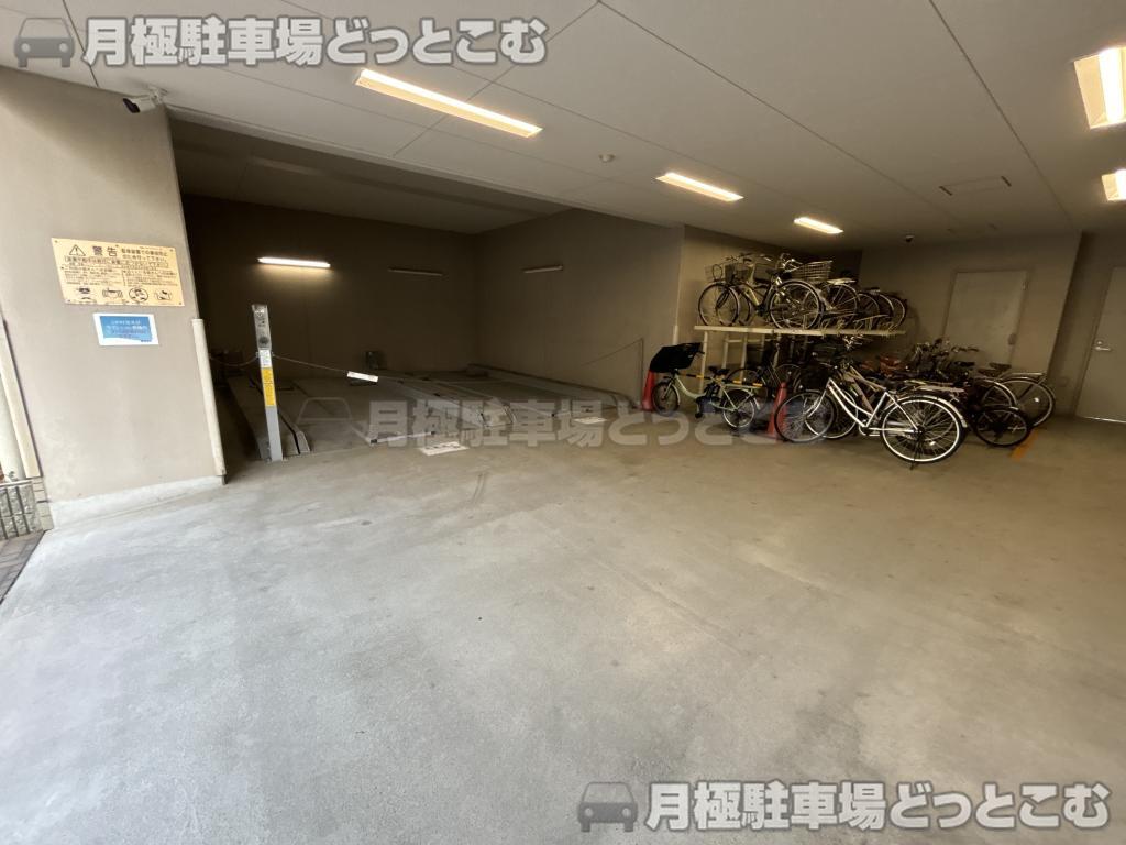 堺市堺区北花田口町2丁目3番10号の月極駐車場7