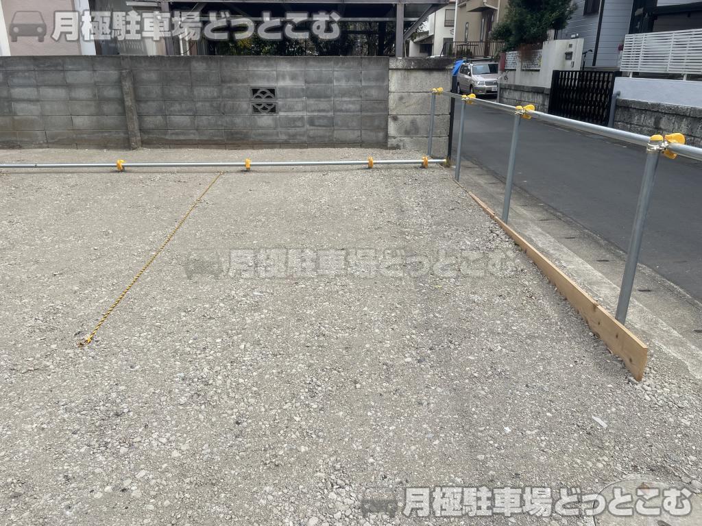 鎌倉市手広2丁目133-102の月極駐車場4
