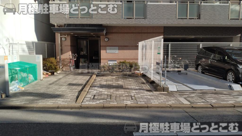 名古屋市中区大須3丁目15-38の月極駐車場2