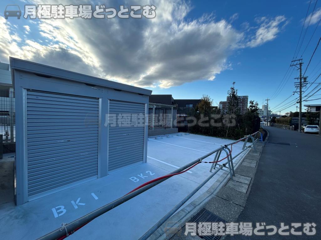 名古屋市昭和区高峯町154-2の月極駐車場1