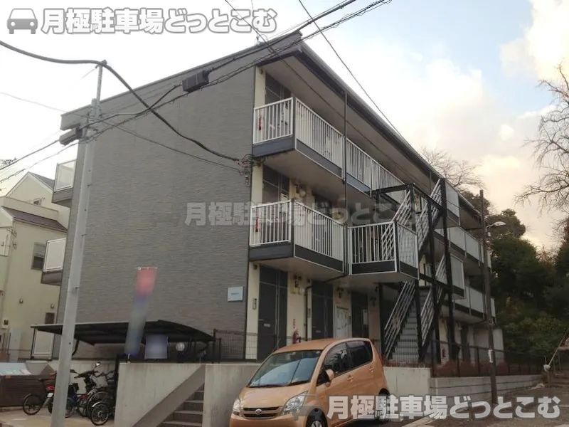 横浜市南区堀ノ内町2－179の月極駐車場1