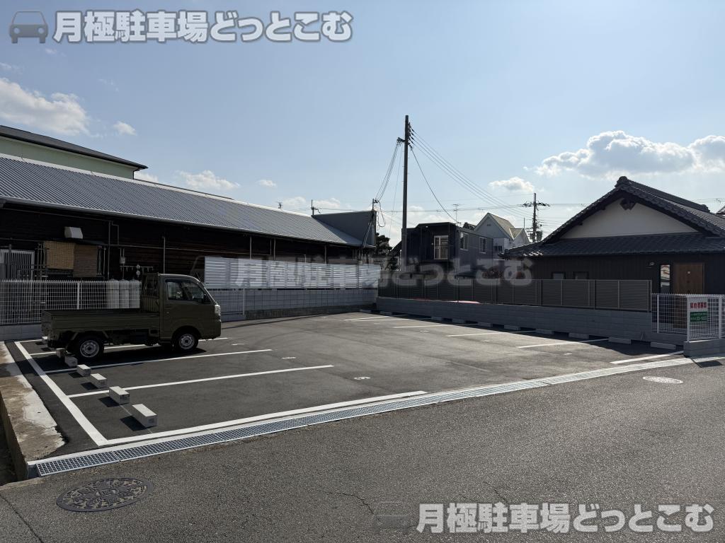 岸和田市土生町9丁目11-17の月極駐車場2