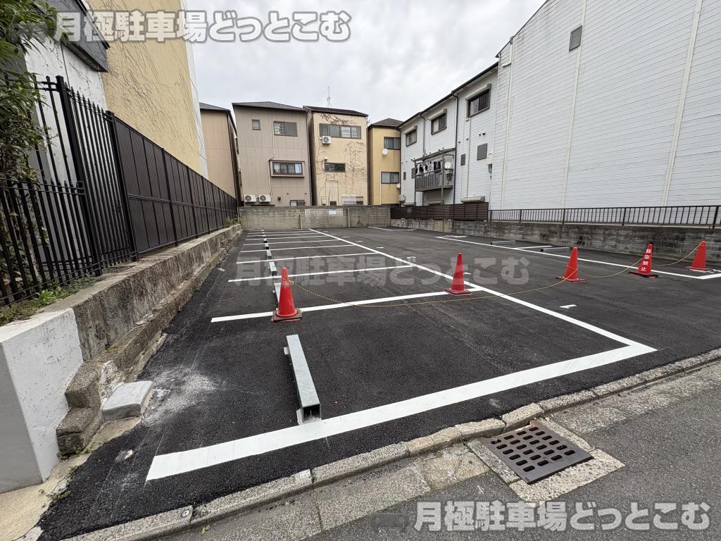 京都市上京区黒門通1条半丁上る東入横神明町782-1、784-1の月極駐車場2
