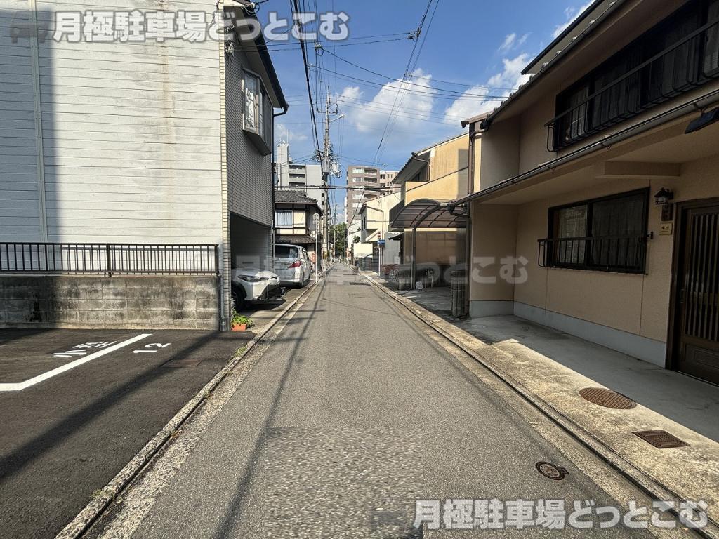 京都市上京区黒門通1条半丁上る東入横神明町782-1、784-1の月極駐車場4