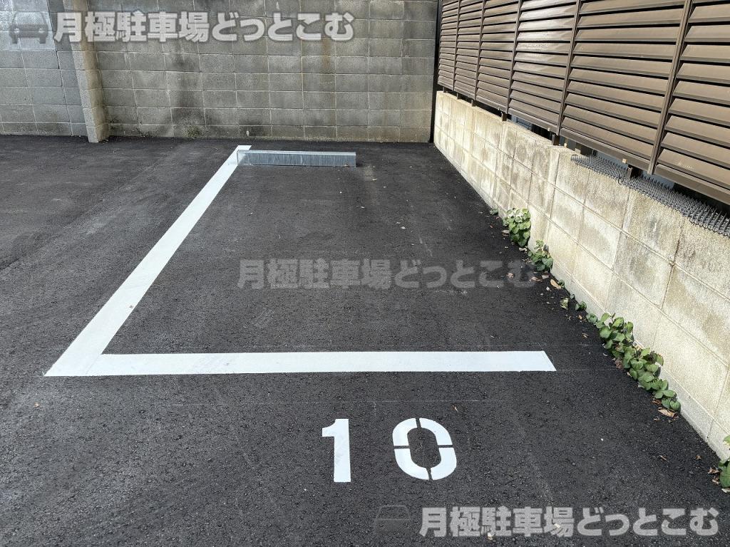 京都市上京区黒門通1条半丁上る東入横神明町782-1、784-1の月極駐車場8