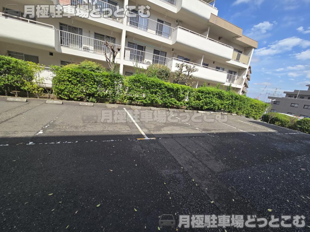 横浜市青葉区荏田西1丁目10－4の月極駐車場1