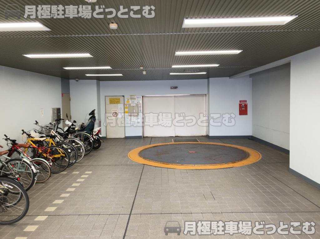 広島市南区金屋町2-15の月極駐車場2