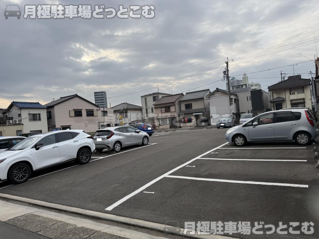 名古屋市北区志賀町3丁目54の月極駐車場3