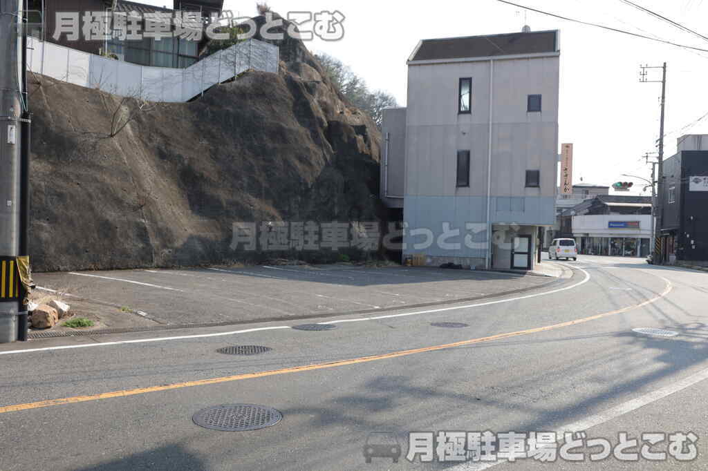呉市警固屋4-265、266、267の月極駐車場3