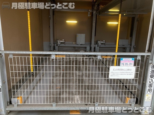 名古屋市中区新栄1丁目4-23の月極駐車場3