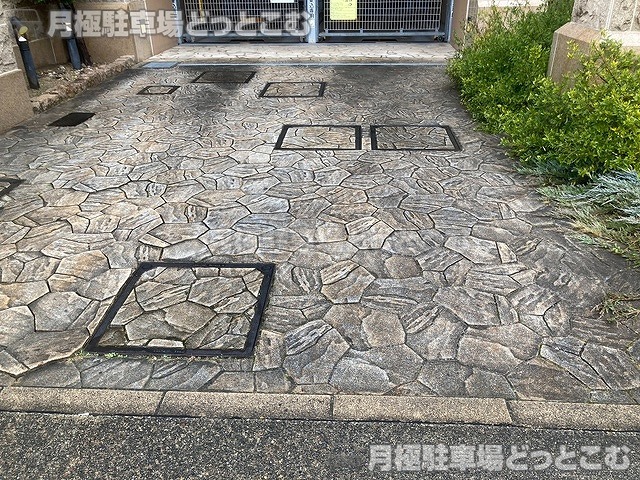 名古屋市中区新栄1丁目4-23の月極駐車場6