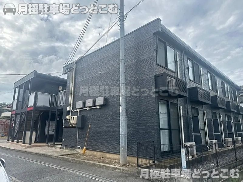 岡山市北区葵町9－5の月極駐車場1